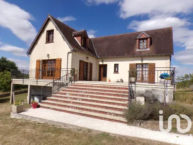 House at Cerisiers (89320)