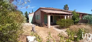 Maison à Roquebrune-sur-Argens (83520)
