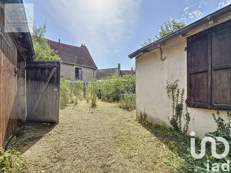 Maison 10 pièces 148 m² · à Saint-Pierre-le-Moûtier · 148 m² · 53 000 €