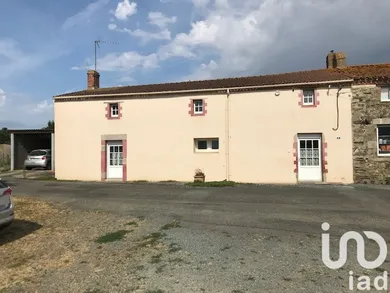 Maison traditionnelle à Chavagnes-en-Paillers (85250)