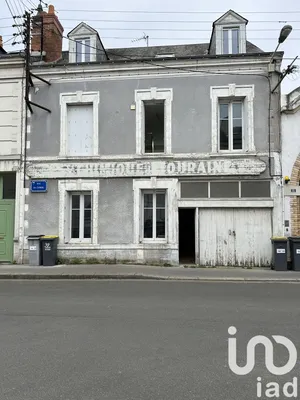 Building at Tours (37000)