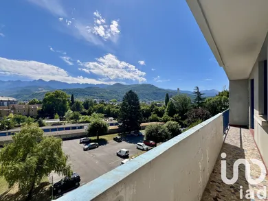 Apartment at Grenoble (38100)