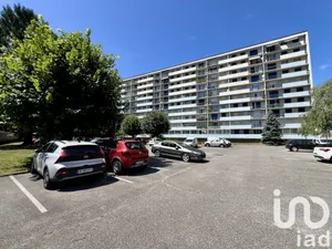 Apartment in Grenoble (38100)