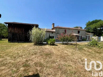 House in Le Nizan (33430)
