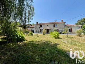 House at Le Nizan (33430)