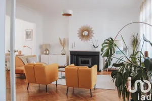 Building at La Rochelle (17000)