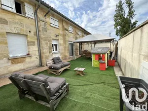 Maison à Sainte-Eulalie (33560)