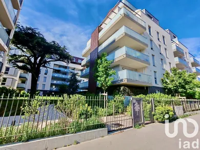 Garage at Villeurbanne (69100)