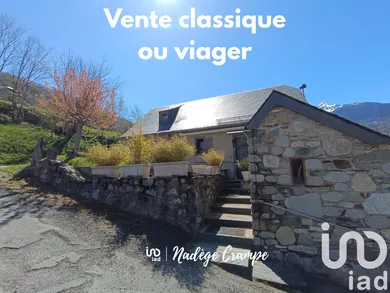 Architectural house at Esterre (65120)