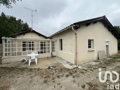 House at Montendre (17130)