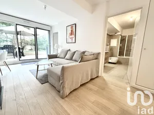 Apartment at Suresnes (92150)
