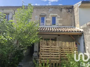 Building at Sainte-Foy-la-Grande (33220)