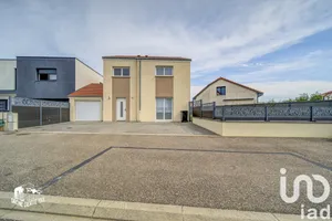 House at Fèves (57280)