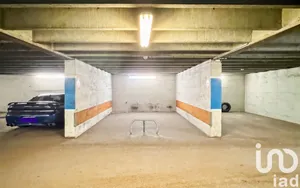 Parking at Paris (75019)