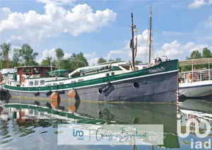 Barge at Verneuil-sur-Seine (78480)
