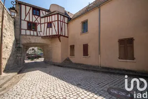 Building at Mantes-la-Jolie (78200)