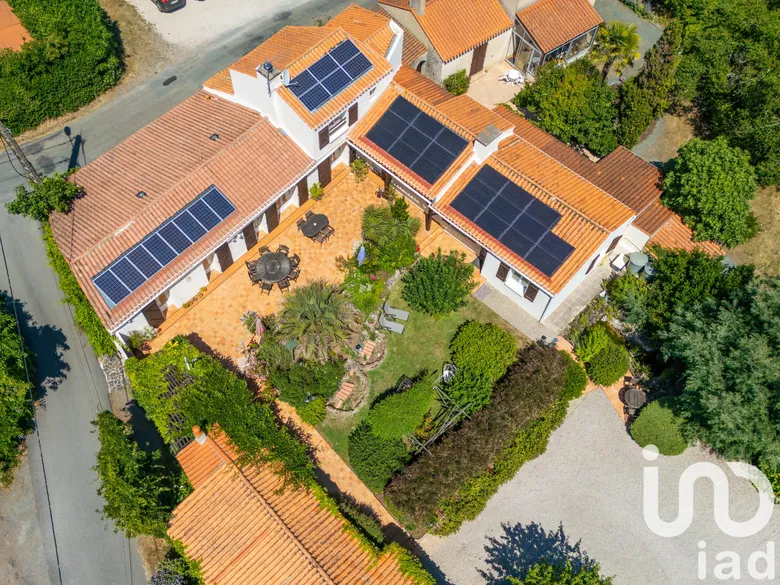 Maison 10 pièces 232 m² · à Vairé · 231,8 m² · 660 000 €
