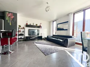 Apartment at Les Ulis (91940)