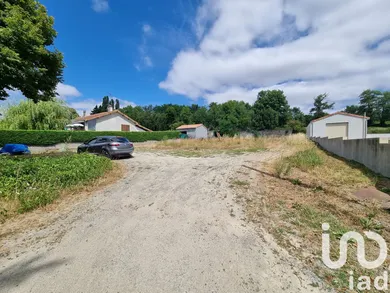 Terrain à bâtir à Le Tallud (79200)