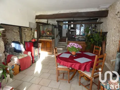 Maison de village à Condé-en-Brie (02330)