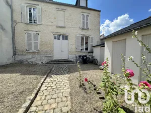 Building at Pontarmé (60520)