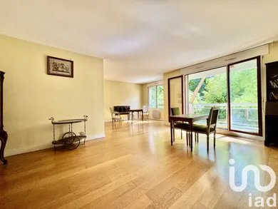 Apartment in Sèvres (92310)