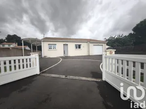 Maison traditionnelle à Aiffres (79230)