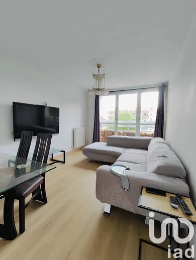 Apartment in Pantin (93500)