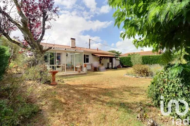 House at Villenave-d'Ornon (33140)