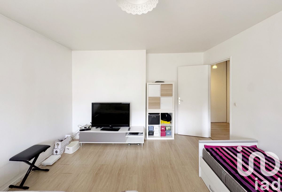 Appartement 3 pièces de 68 m² à Saint-Denis (93200)