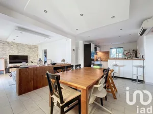 Maison à Saint-Mitre-les-Remparts (13920)