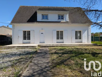 Village house at Ambarès-et-Lagrave (33440)