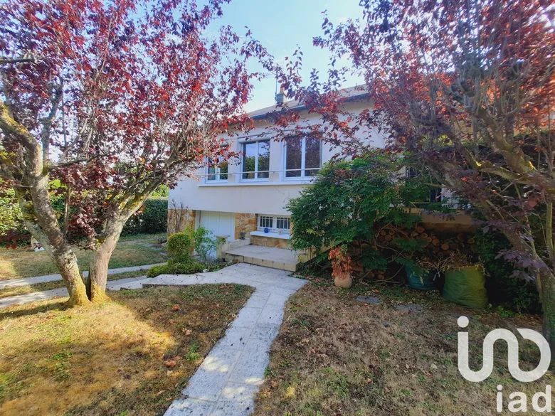 Maison 7 pièces 136 m² · à La Chaussée-Saint-Victor · 136 m² · 258 000 €