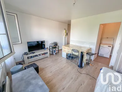 Apartment at Villenoy (77124)