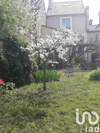 Townhouse at Sens (89100)