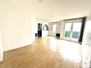 Apartment at Massy (91300)
