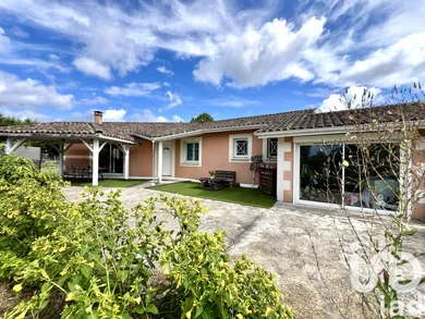 House at Belin-Béliet (33830)