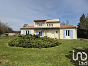 House at Romagne (86700)