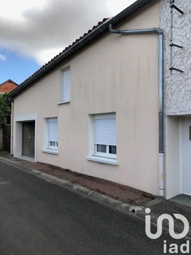 Townhouse in Lencloître (86140)
