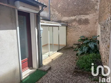 Maison de ville à Gençay (86160)