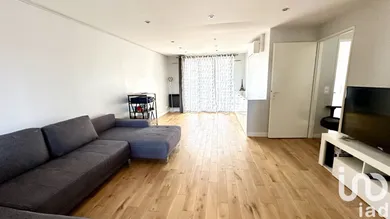 Apartment in Courbevoie (92400)