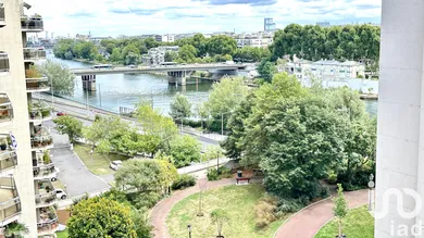 Apartment in Courbevoie (92400)