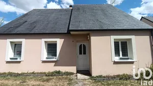 Detached at Gennes (49350)