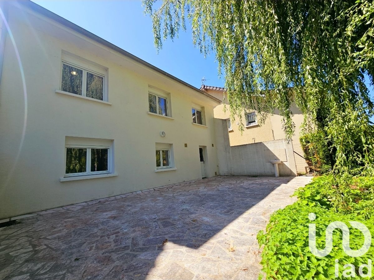 Pavillon 7 pièces de 120 m² à Chelles (77500)