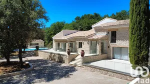 House at Orange (84100)
