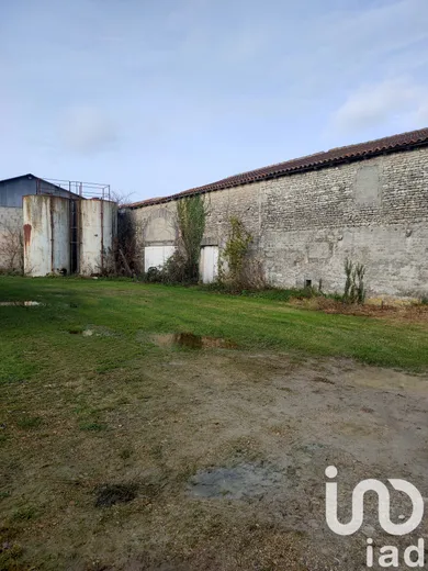 Barn at matha (17160)