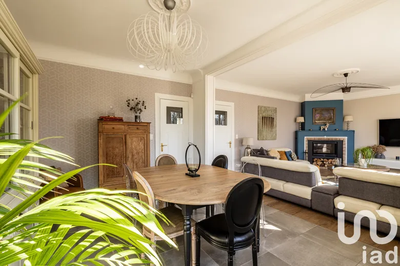 Maison 9 pièces 260 m² · à Gondecourt · 260 m² · 595 000 €