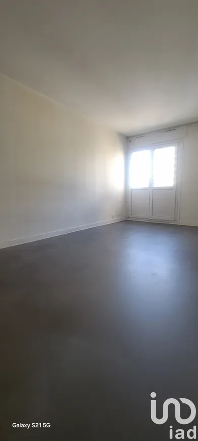 Apartment in Grigny (91350)