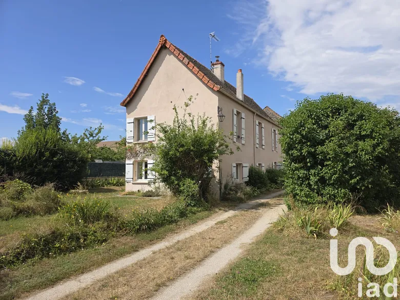 Maison 6 pièces 137 m² · à Fontaines · 137 m² · 165 000 €