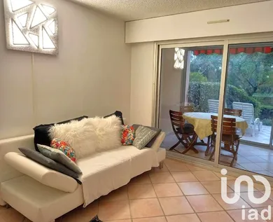 Apartment in Saint-Raphaël (83700)